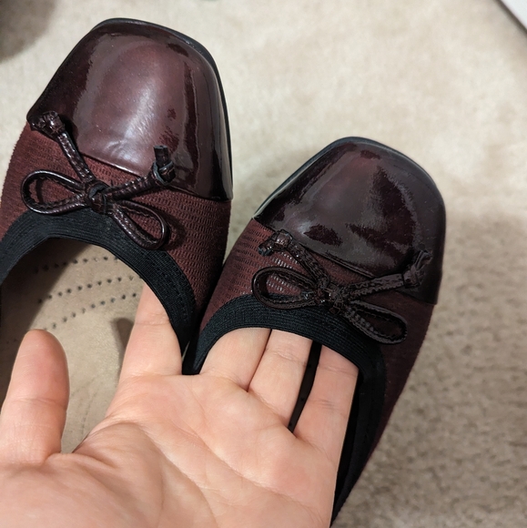 Clarks Artisan Collection Burgundy Kinzie Cap Toe Ballerina Leather Flats 6.5XW - Picture 2 of 15